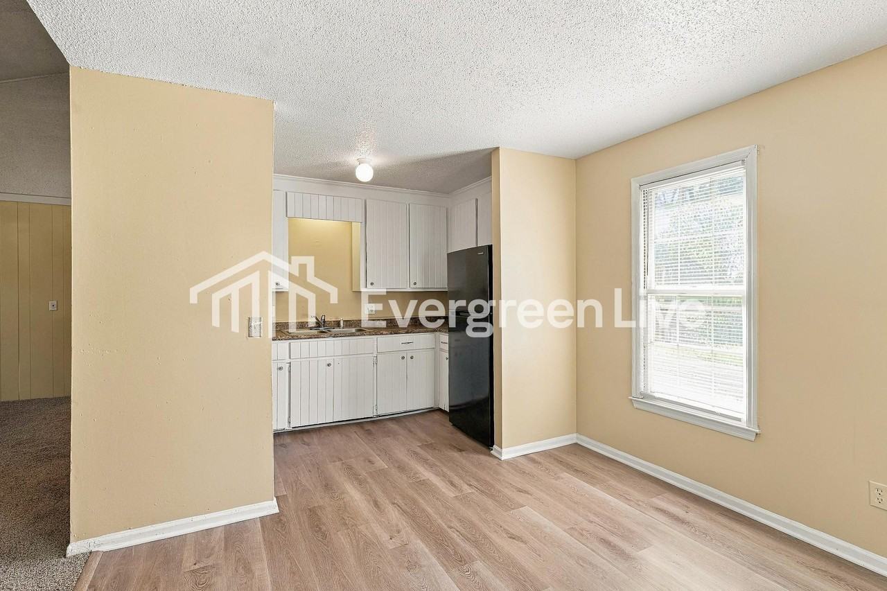 2325 Ramsgate Dr - Photo 5 of 15