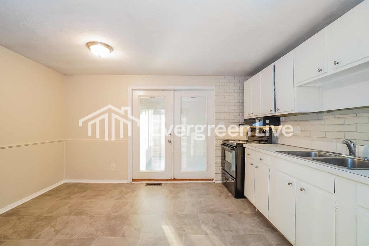 3186 Sundale Rd - Photo 5 of 15