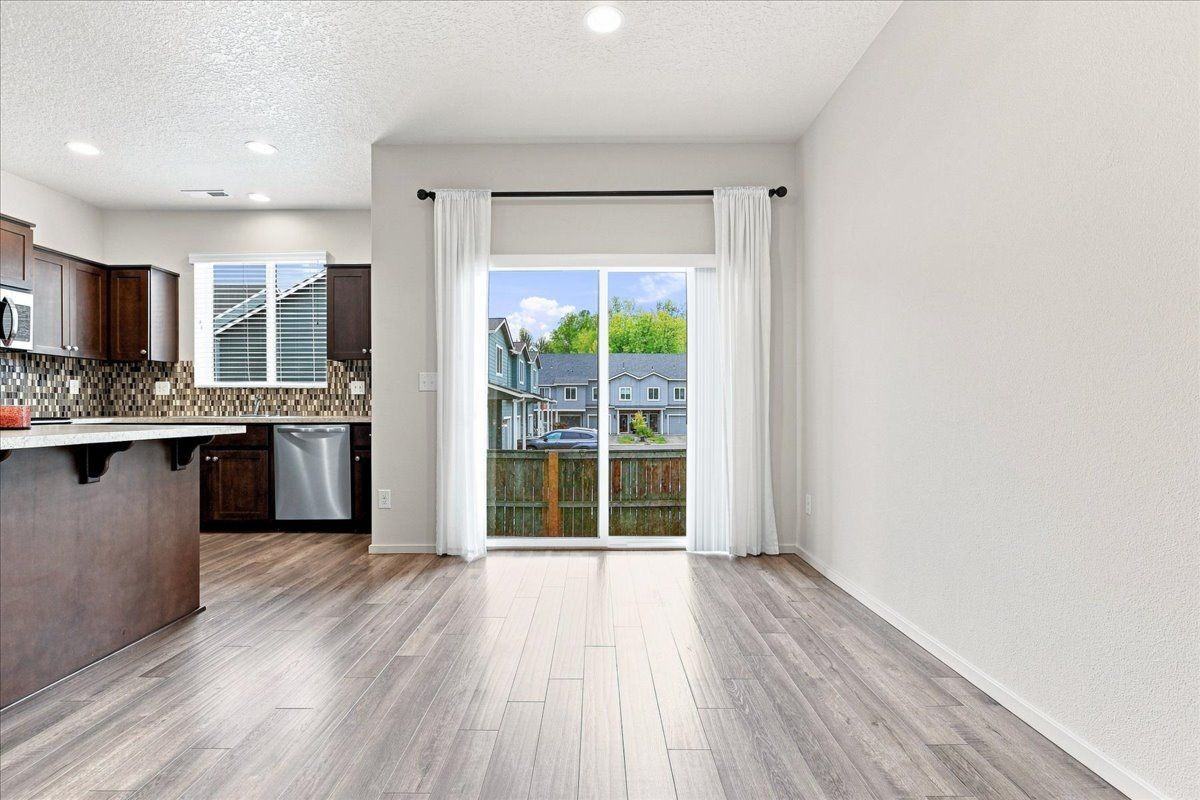 8511 Ne 13th Pl - Photo 4 of 15