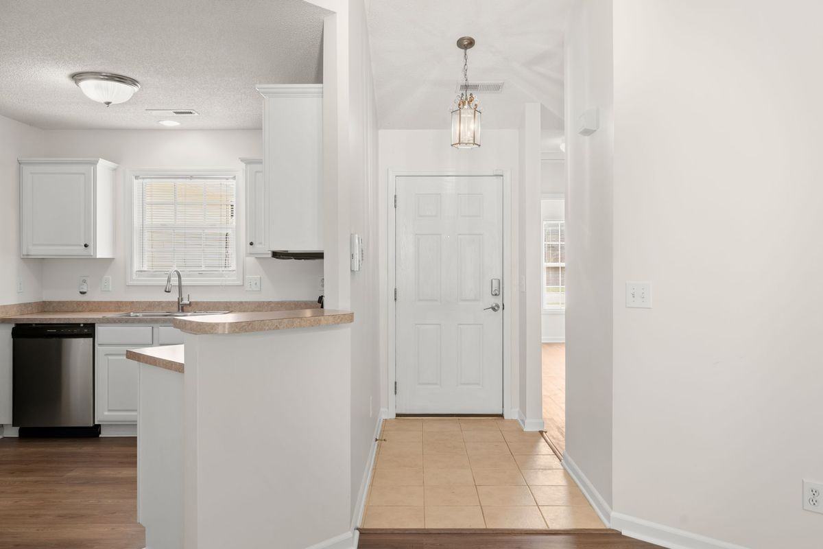 101 Eather Dr - Photo 4 of 27