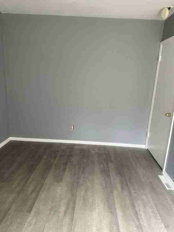 514 E 28th St - Photo 5 of 7
