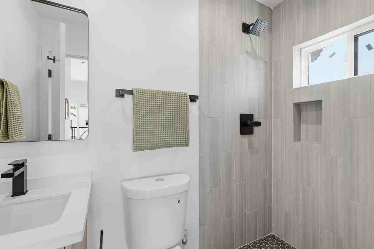 1430 S Cloverdale Ave - Photo 7 of 23