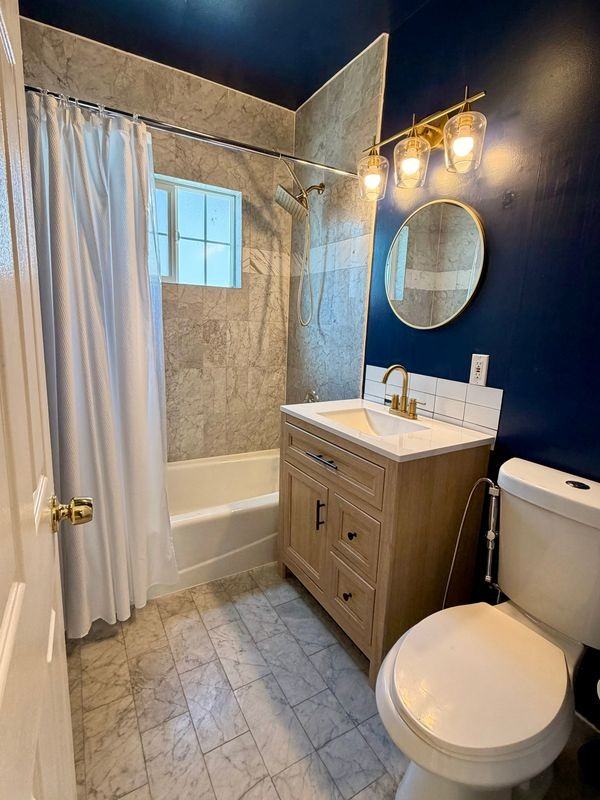 4250 York Blvd - Photo 5 of 11