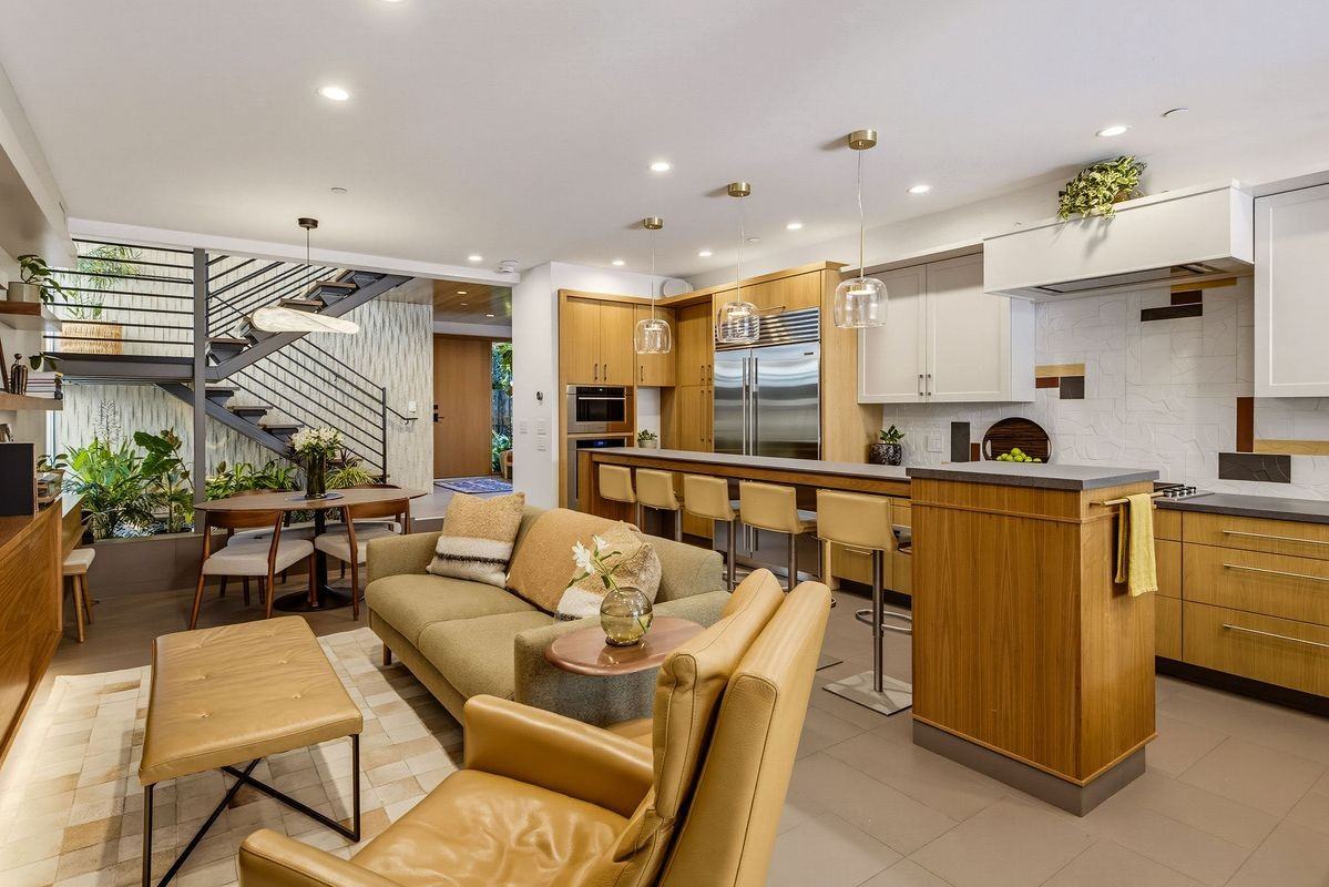 1016 5th St - Photo 2 of 10