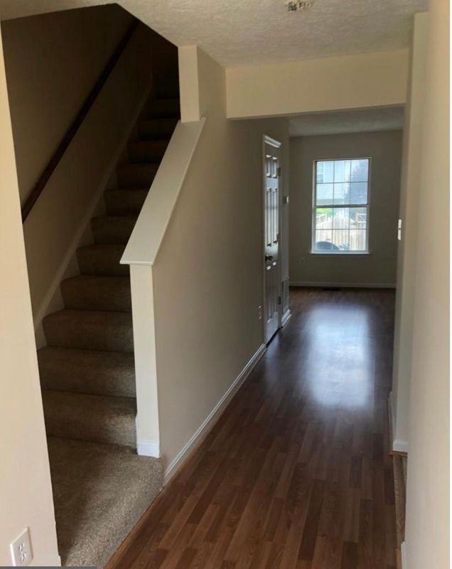 111 Amethyst Ct - Photo 3 of 6