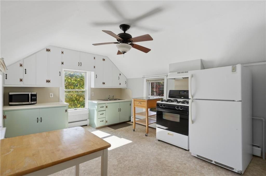 11 Meadow St ##B - Photo 5 of 22