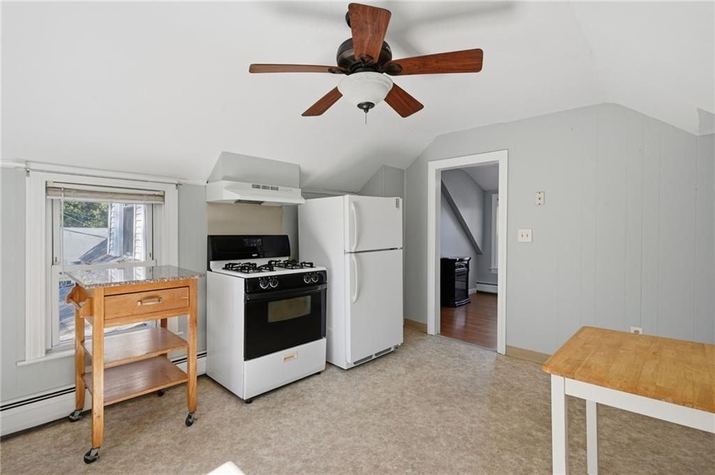 11 Meadow St ##B - Photo 6 of 22