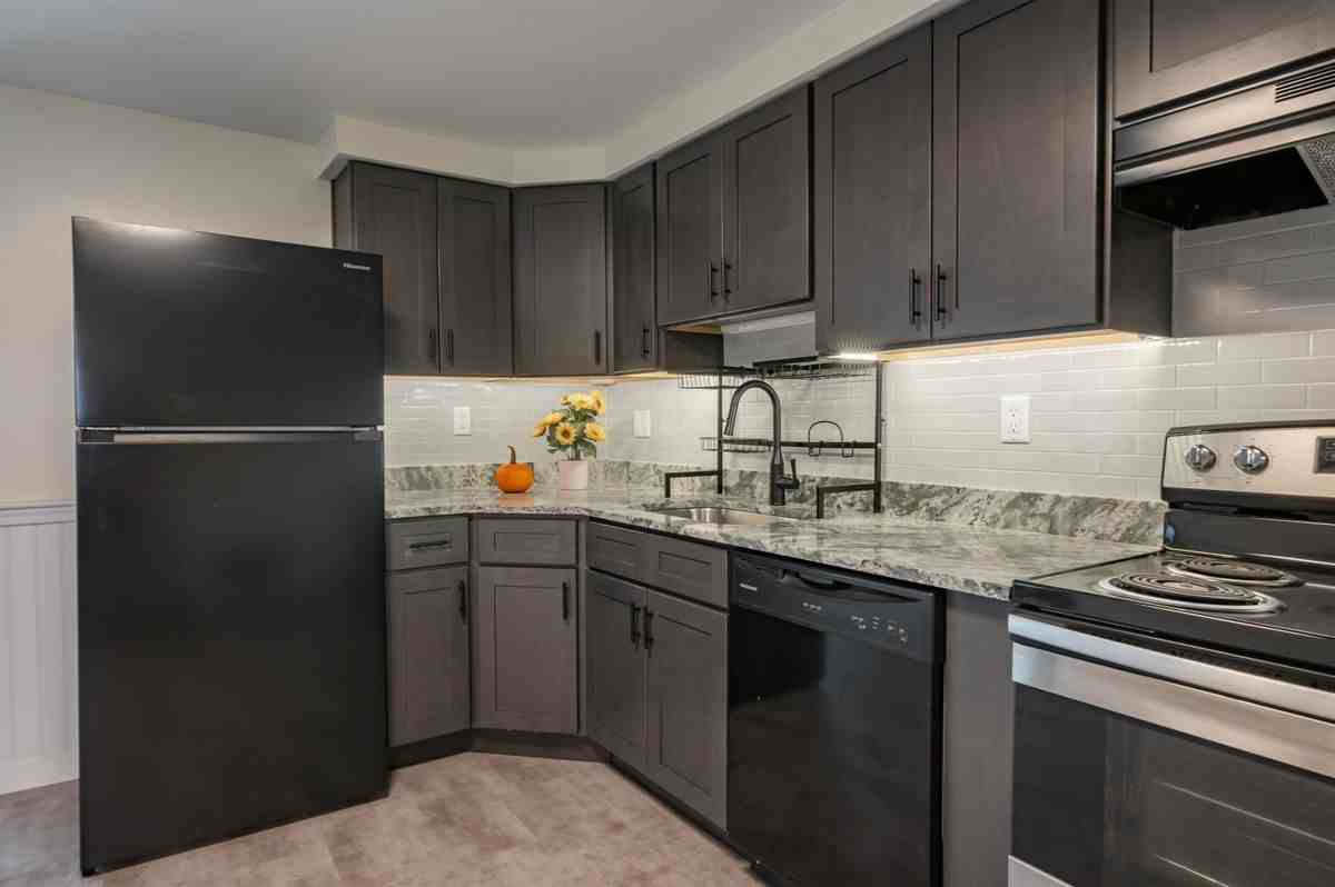 33 Brook St ##3c - Photo 7 of 20
