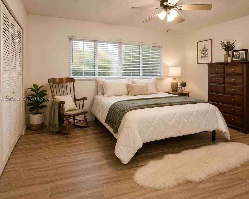 3158 N Pine Island Rd - Photo 2 of 8