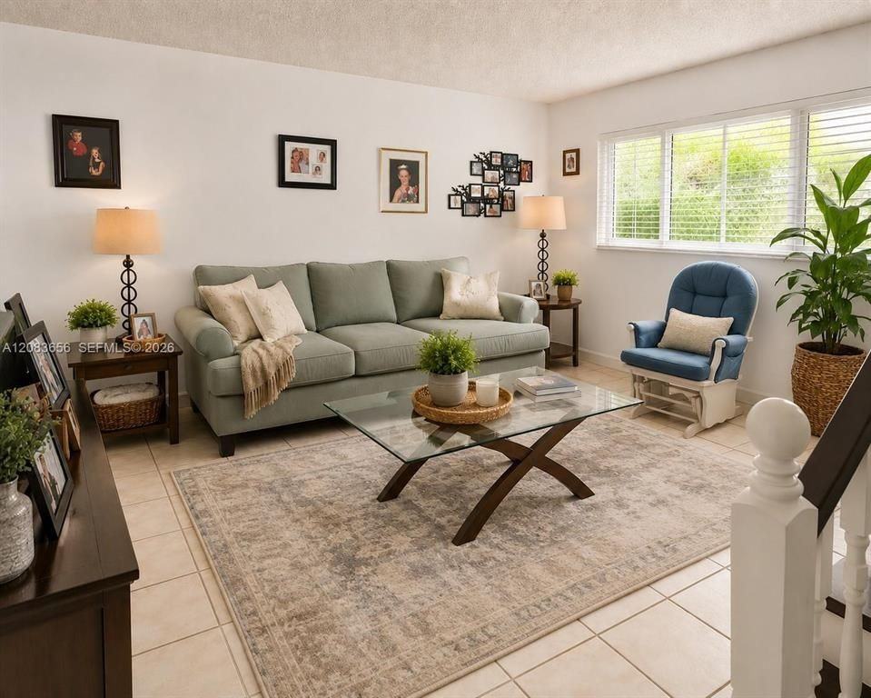 3158 N Pine Island Rd - Photo 3 of 8