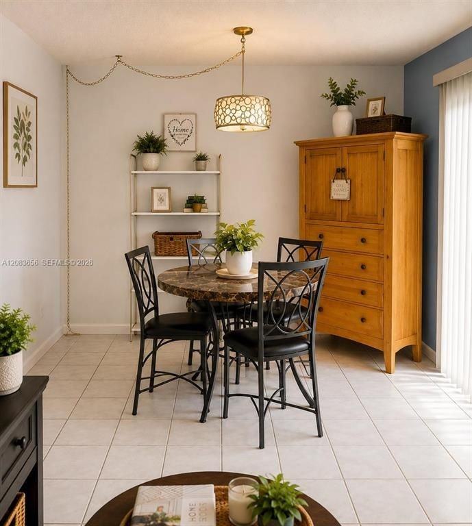 3158 N Pine Island Rd - Photo 4 of 8