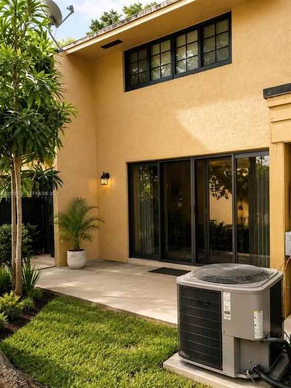 3158 N Pine Island Rd - Photo 6 of 8