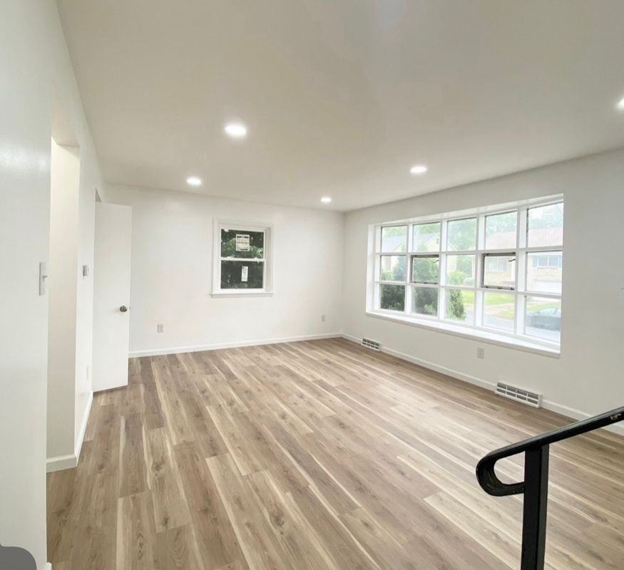 504 Morris Pl - Photo 2 of 3
