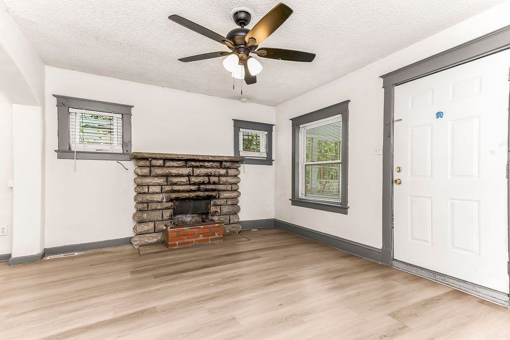 3006 E 37th St - Photo 2 of 20
