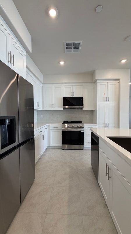 546 Gregory Way - Photo 4 of 23