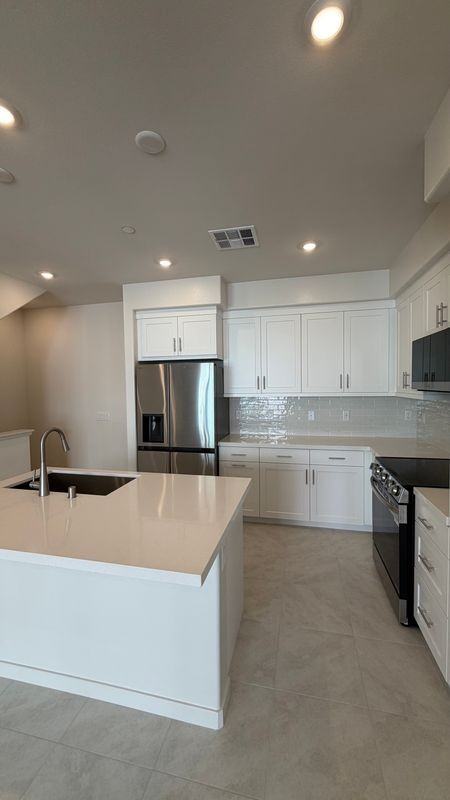 546 Gregory Way - Photo 5 of 23