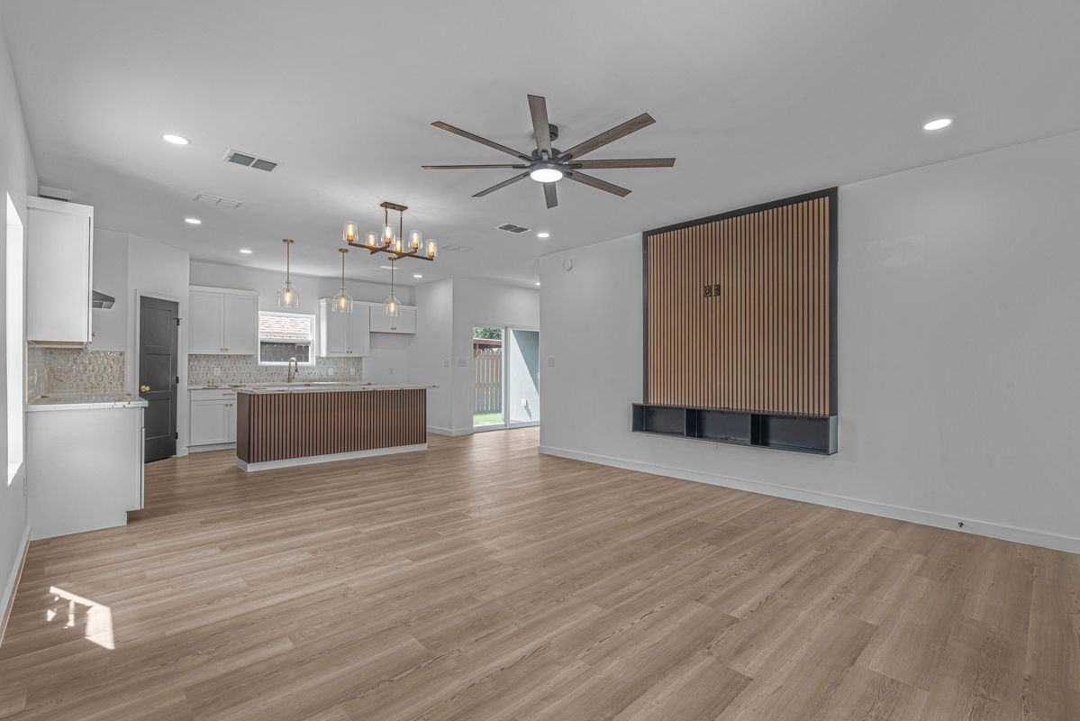 7306 Wagner Ct - Photo 6 of 15