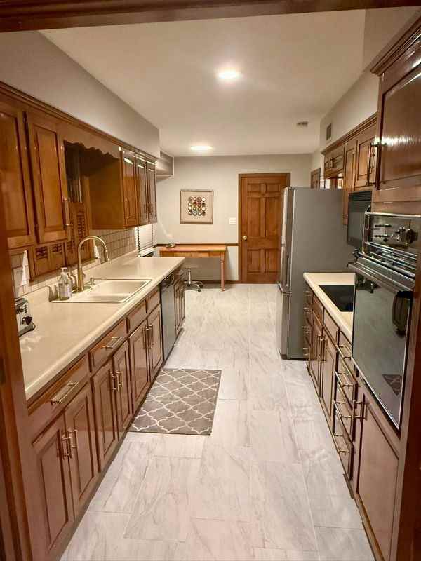 7709 W 64th St - Photo 5 of 24