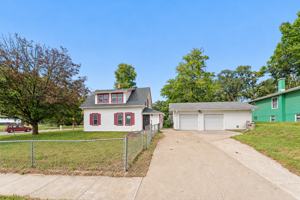 featured image of 902 W 24th Ave