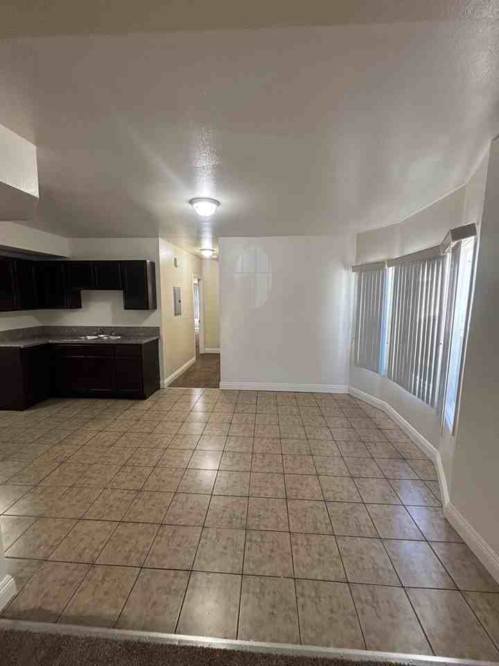 210 West 60th Street - Photo 5 of 16