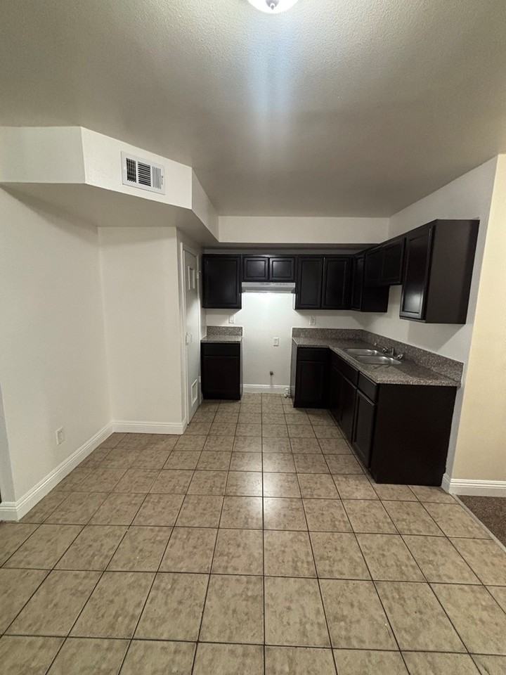 210 West 60th Street - Photo 6 of 16