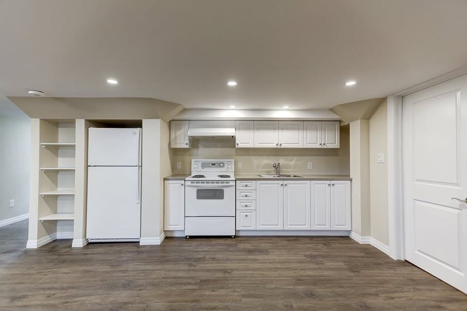 211 Hibbert Ave #2 - Photo 2 of 10