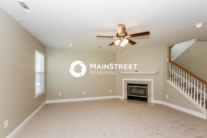 15726 Dehavilland Dr - Photo 2 of 15