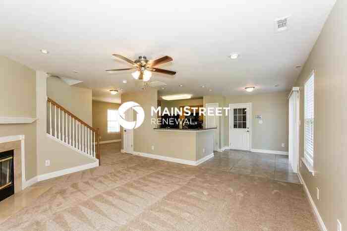15726 Dehavilland Dr - Photo 3 of 15