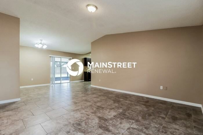1320 Periwinkle Ct - Photo 3 of 16