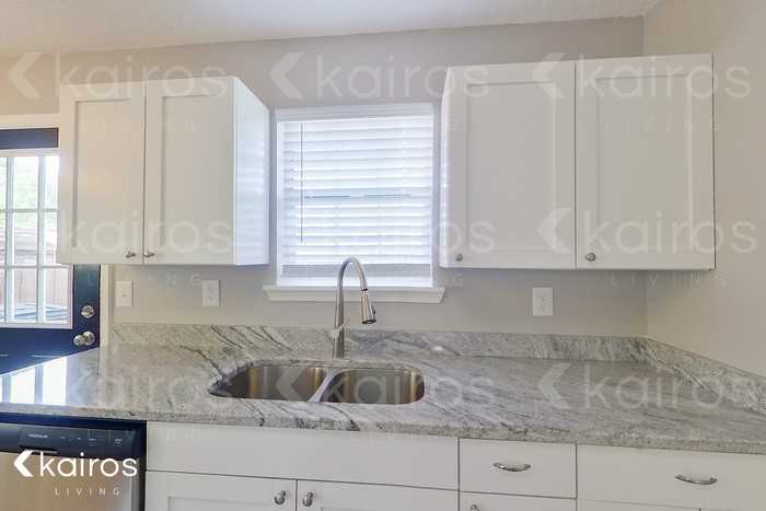 128 Deer Pkwy - Photo 6 of 19