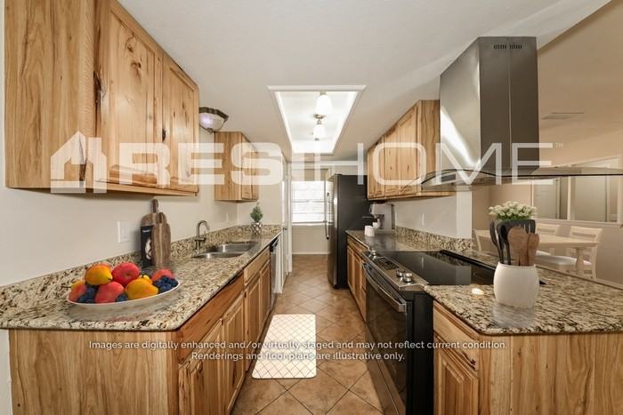 2033 Bamboo St - Photo 2 of 14