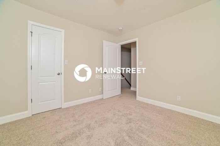 5300 Stricter Ln - Photo 5 of 17