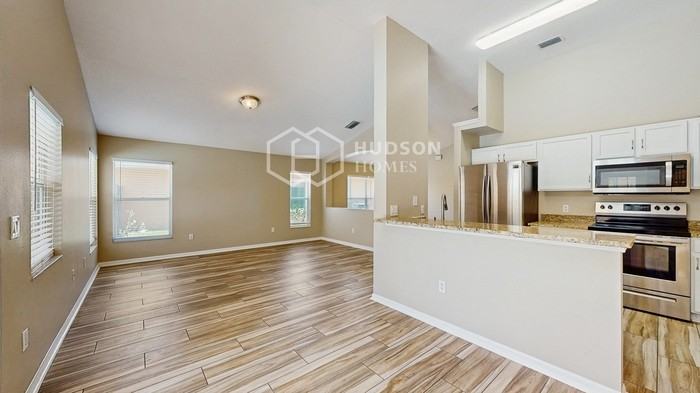 2531 Clareside Dr - Photo 7 of 29