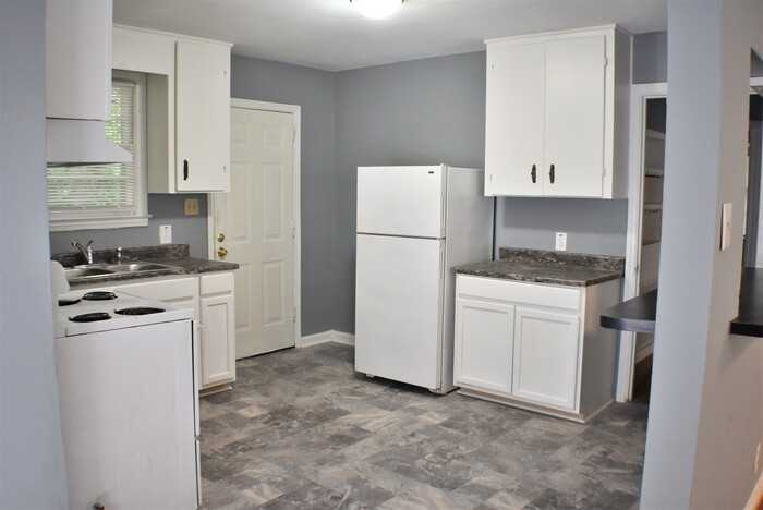 2241 Chappelle St - Photo 6 of 13