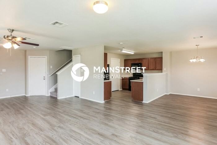 2902 Candleside Dr - Photo 3 of 17