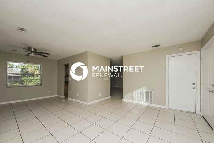 761 Kempten St Nw - Photo 5 of 16