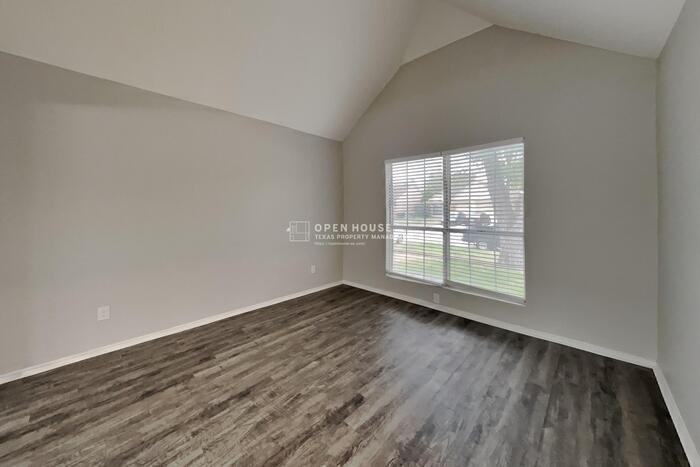 3813 Huckleberry Dr - Photo 4 of 22