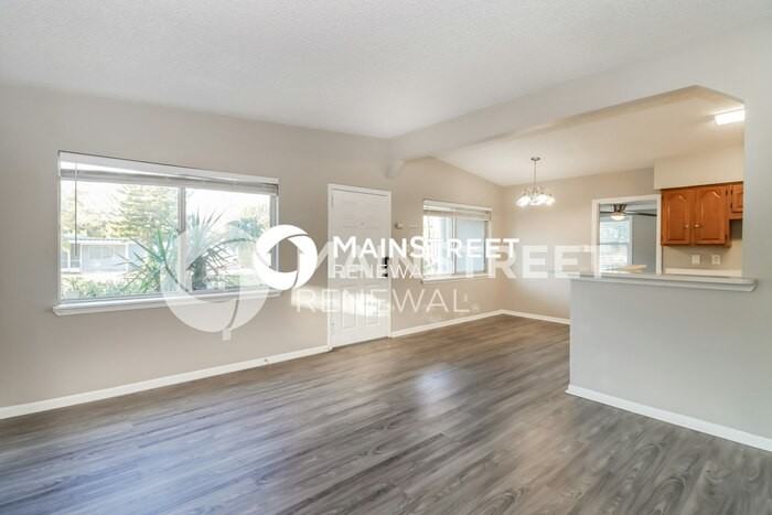 1309 Tuscola St - Photo 3 of 17