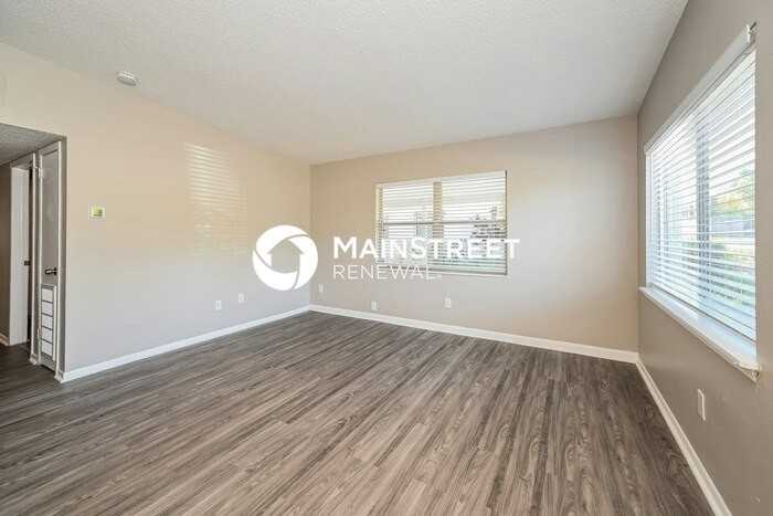 1309 Tuscola St - Photo 4 of 17