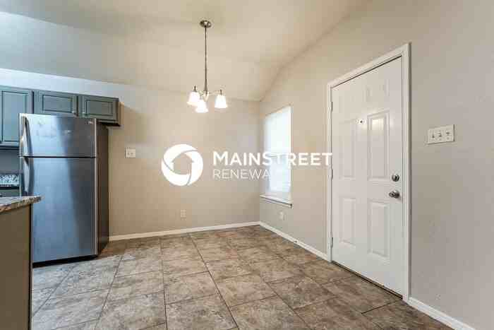 7319 Trance Ln - Photo 5 of 16