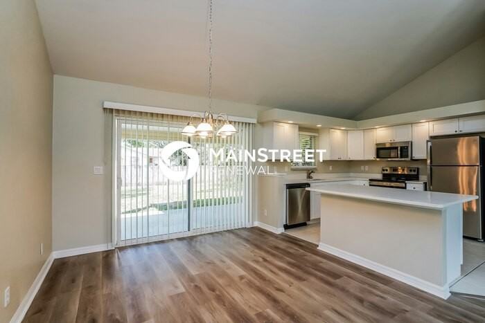 1208 Sw 1st Ave - Photo 6 of 16