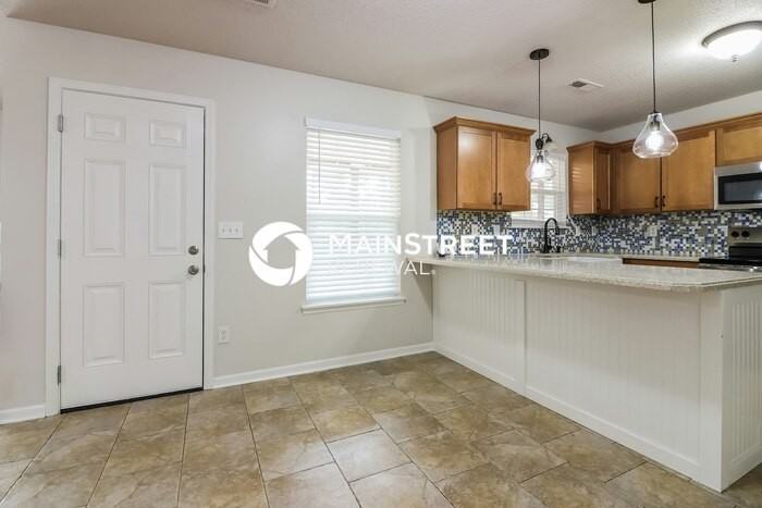 3702 Se Adams Dr - Photo 4 of 16