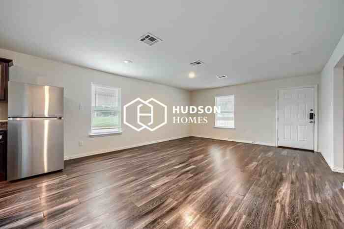 928 Olive St - Photo 4 of 14