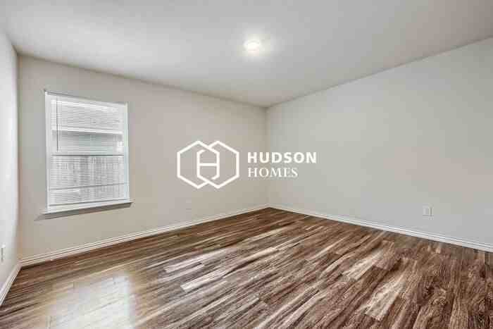 928 Olive St - Photo 7 of 14