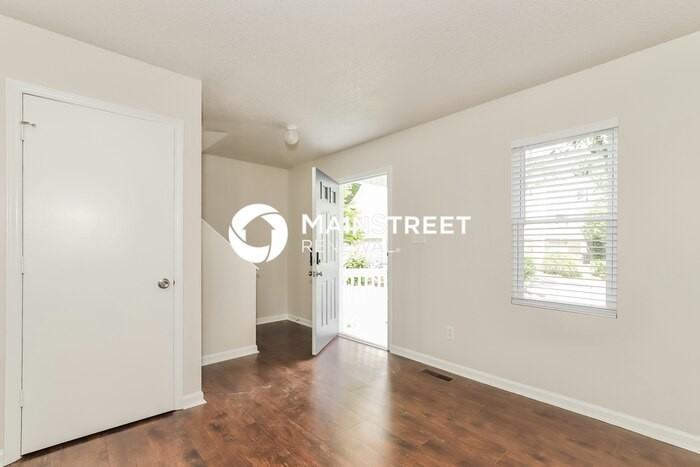408 Kettle Ct - Photo 2 of 19
