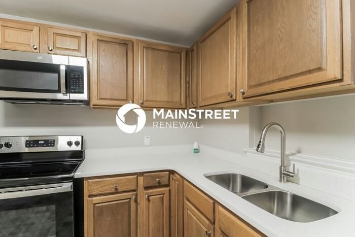 1308 S Locust Ave - Photo 6 of 16