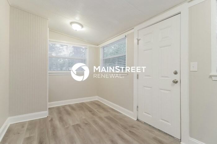 1308 S Locust Ave - Photo 7 of 16