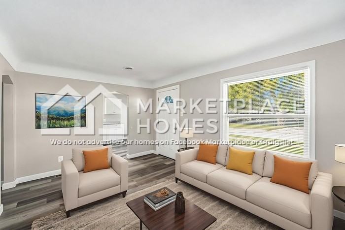 27070 Lawnwood St - Photo 3 of 18
