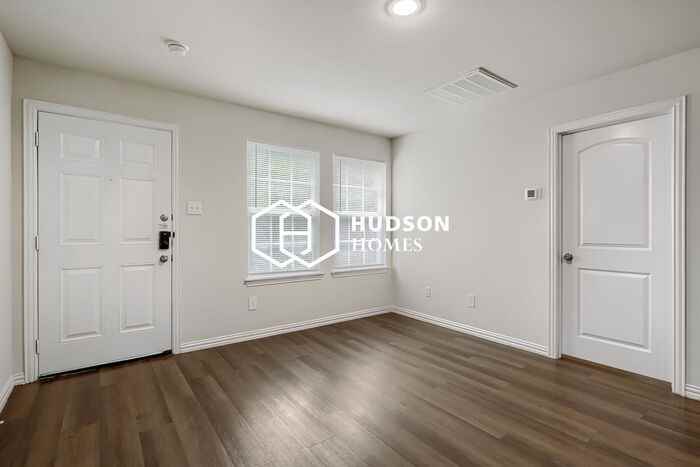 1521 Edna Ln #100 - Photo 3 of 14