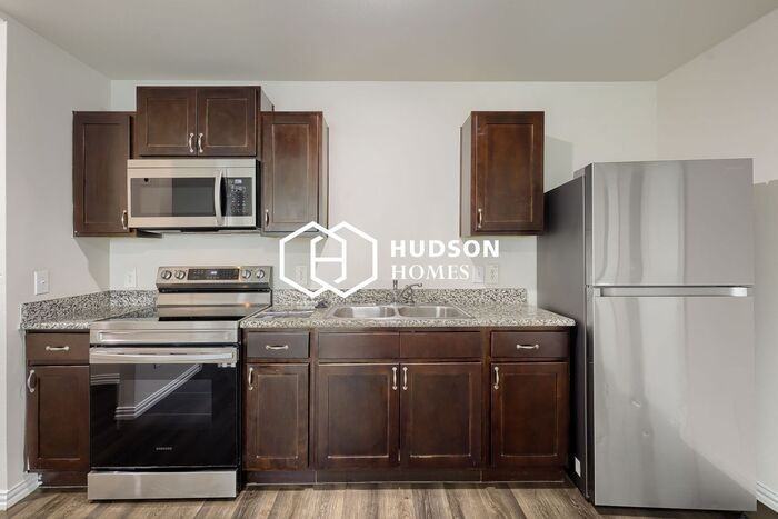 1521 Edna Ln #100 - Photo 6 of 14